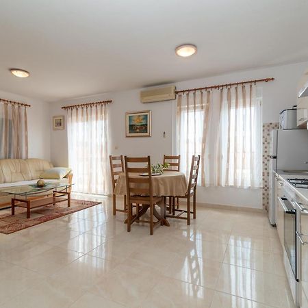 Апартаменты Apartman Dildo Трогир Экстерьер фото