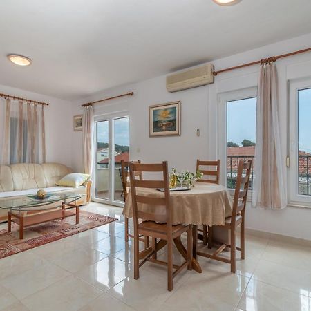 Апартаменты Apartman Dildo Трогир Экстерьер фото