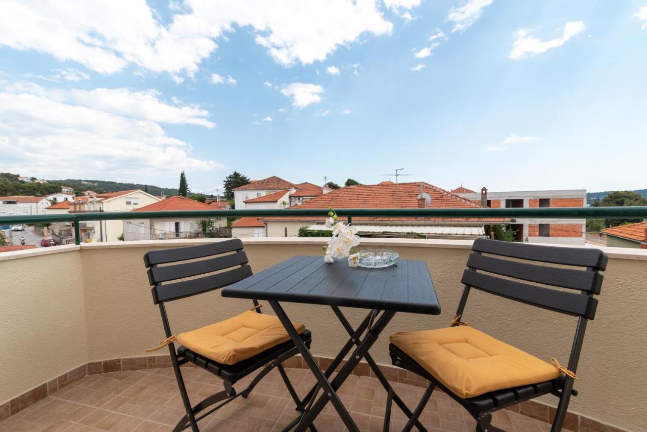 Апартаменты Apartman Dildo Трогир Экстерьер фото