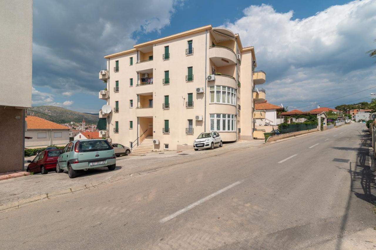 Апартаменты Apartman Dildo Трогир Экстерьер фото