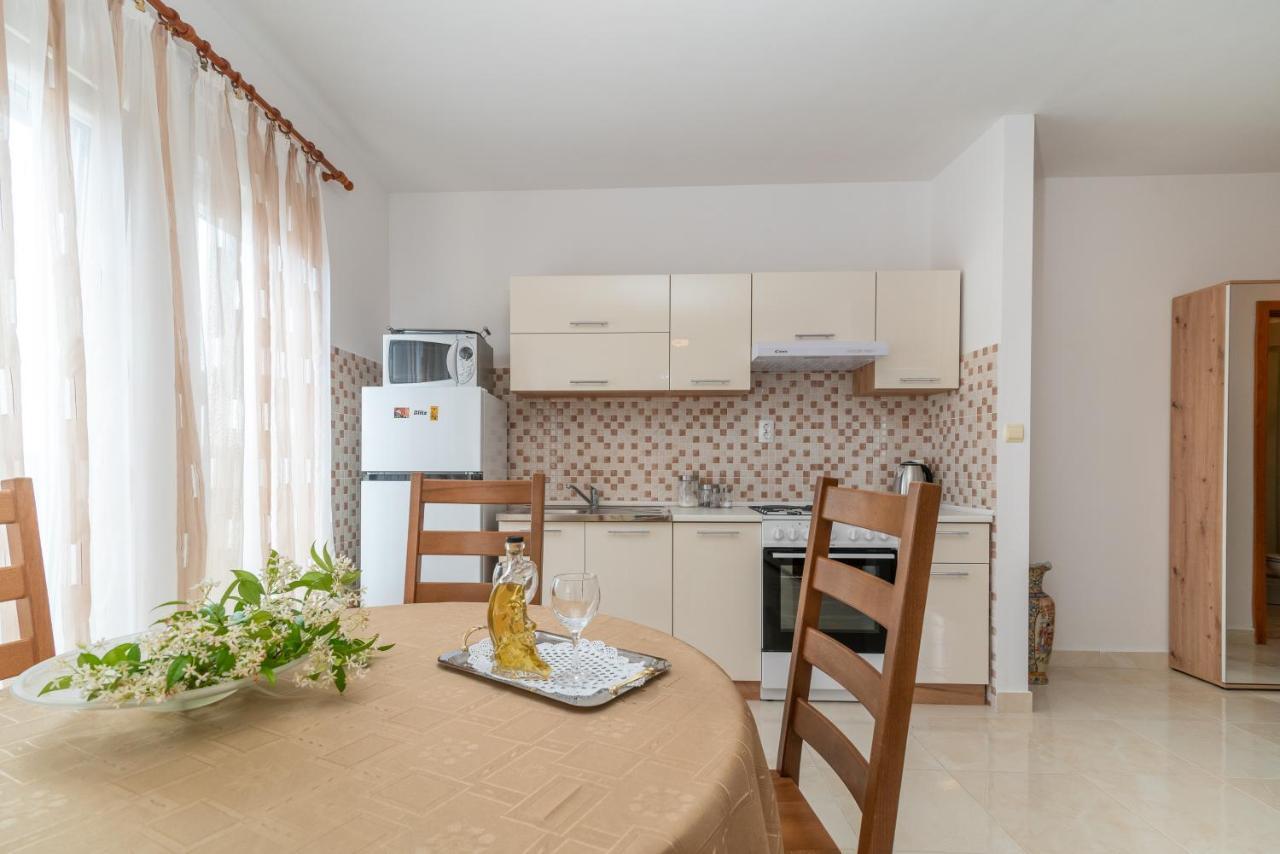 Апартаменты Apartman Dildo Трогир Экстерьер фото