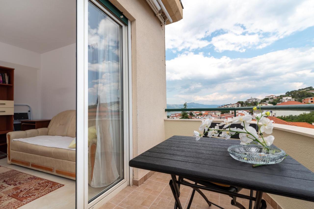 Апартаменты Apartman Dildo Трогир Экстерьер фото